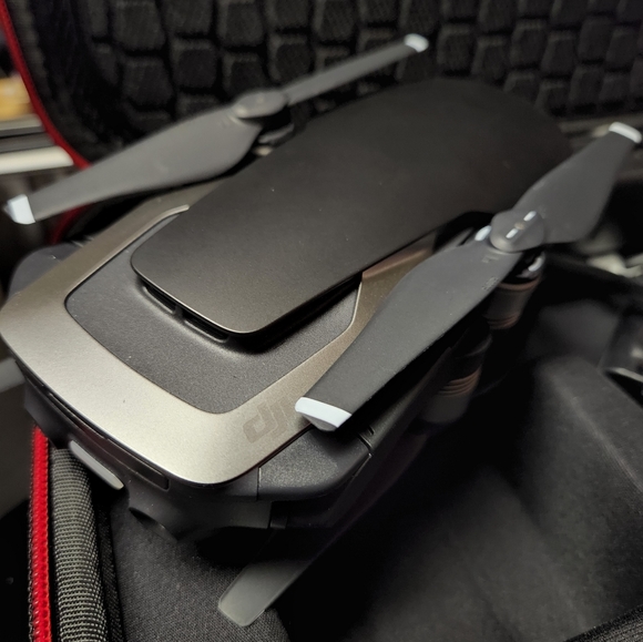 DJI Mavic Air Drone - Picture 6 of 7